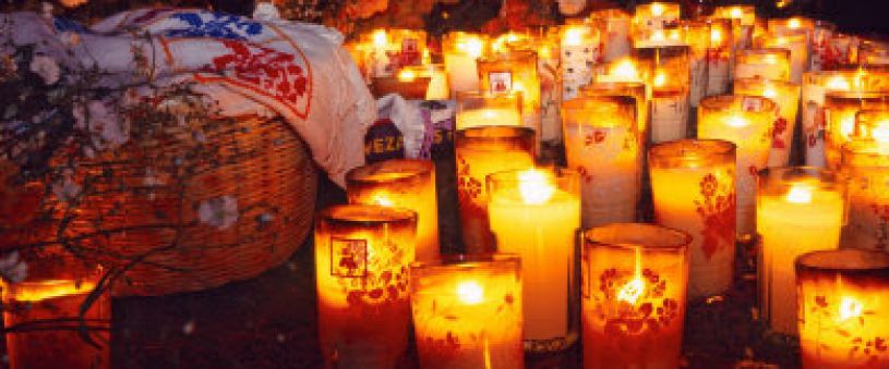 Die Brücke Allerheiligen und Halloween ist dieses 2015 in Sevilla genießen